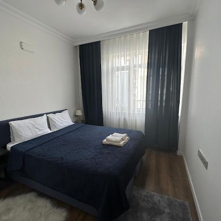Center Of City In Besiktas 2 Plus 1 With 2 Bathroom And 3 Air Conditioner Provincia di Provincia di Istanbul Esterno foto