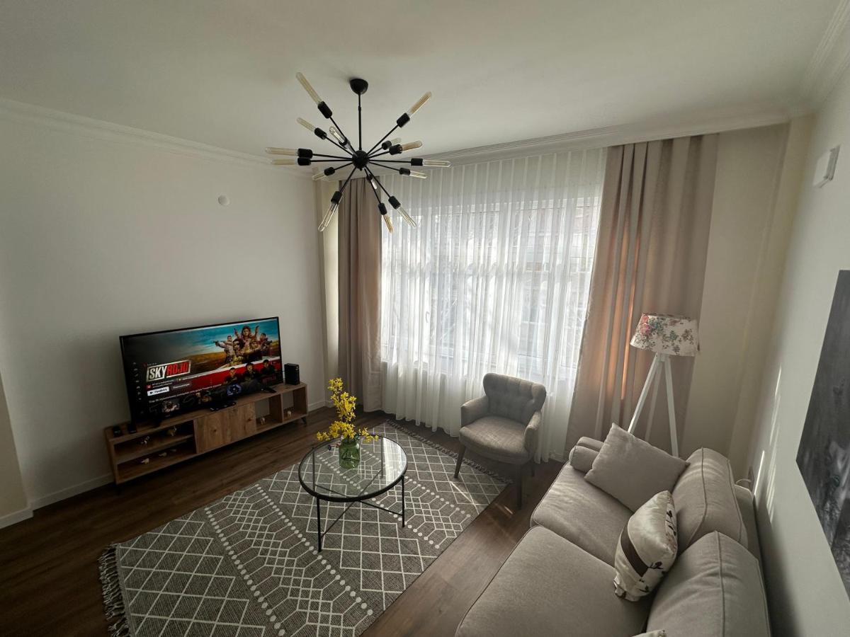 Center Of City In Besiktas 2 Plus 1 With 2 Bathroom And 3 Air Conditioner Provincia di Provincia di Istanbul Esterno foto