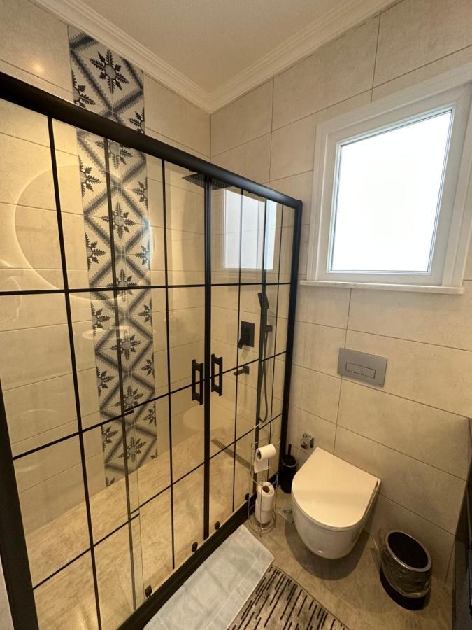 Center Of City In Besiktas 2 Plus 1 With 2 Bathroom And 3 Air Conditioner Provincia di Provincia di Istanbul Esterno foto