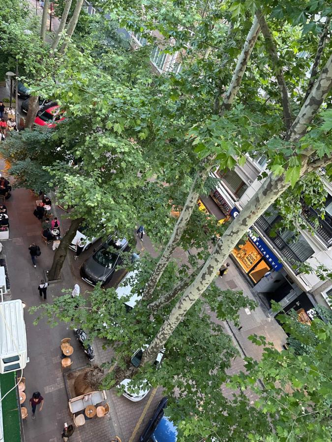 Center Of City In Besiktas 2 Plus 1 With 2 Bathroom And 3 Air Conditioner Provincia di Provincia di Istanbul Esterno foto